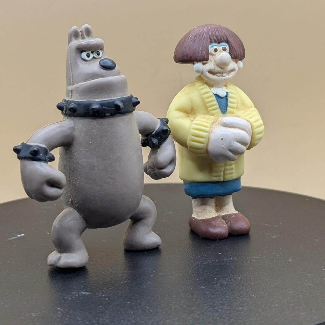 ウォレスとグルミット PVCフィギュア – サイバードッグ・プレストンと