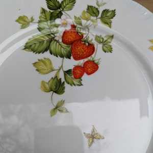Queens Virginia Strawberry plate image 2