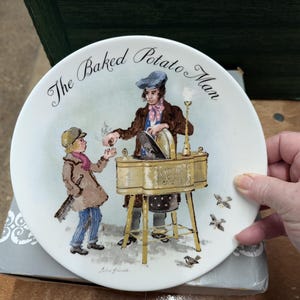 Wedgwood Baked Potato Man Street Sellers of London Collectors Plate 1985 8&#39; Diameter