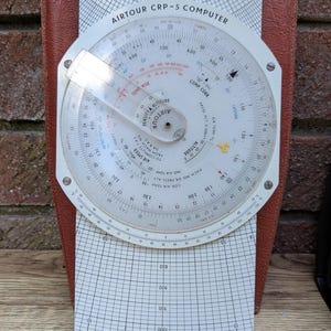 1970-talets Airtour CRP-5 flygdator – Vintage pilotnavigationsratt med originalfodral – Flygträningsverktyg