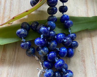 Handgemachte Perlen Lapis Lazuli auf Seidenkordel Halskette, handgemacht, Perlen Halskette, Edelsteine Halskette