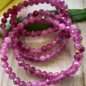 Tourmaline stretchy beaded bracelet, birthday gemstones, Gift for her, gifts for girls.