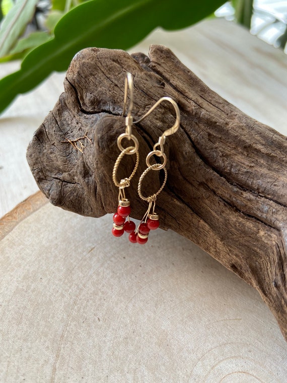 Freshwater Pearl & coral with gold filled beads earrings, gold filled petite earrings, handmade, minimalist earrings. Gold filled bead.