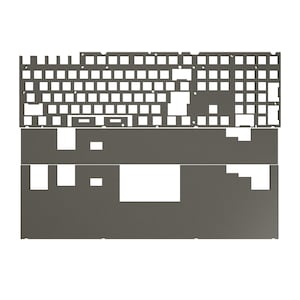 Puede incluir: Una plantilla de teclado de metal gris con un recorte rectangular para un panel táctil. La plantilla está dividida en tres secciones, la sección superior contiene las teclas del teclado, la sección del medio contiene un recorte rectangular y la sección inferior contiene una fila de recortes más pequeños.
