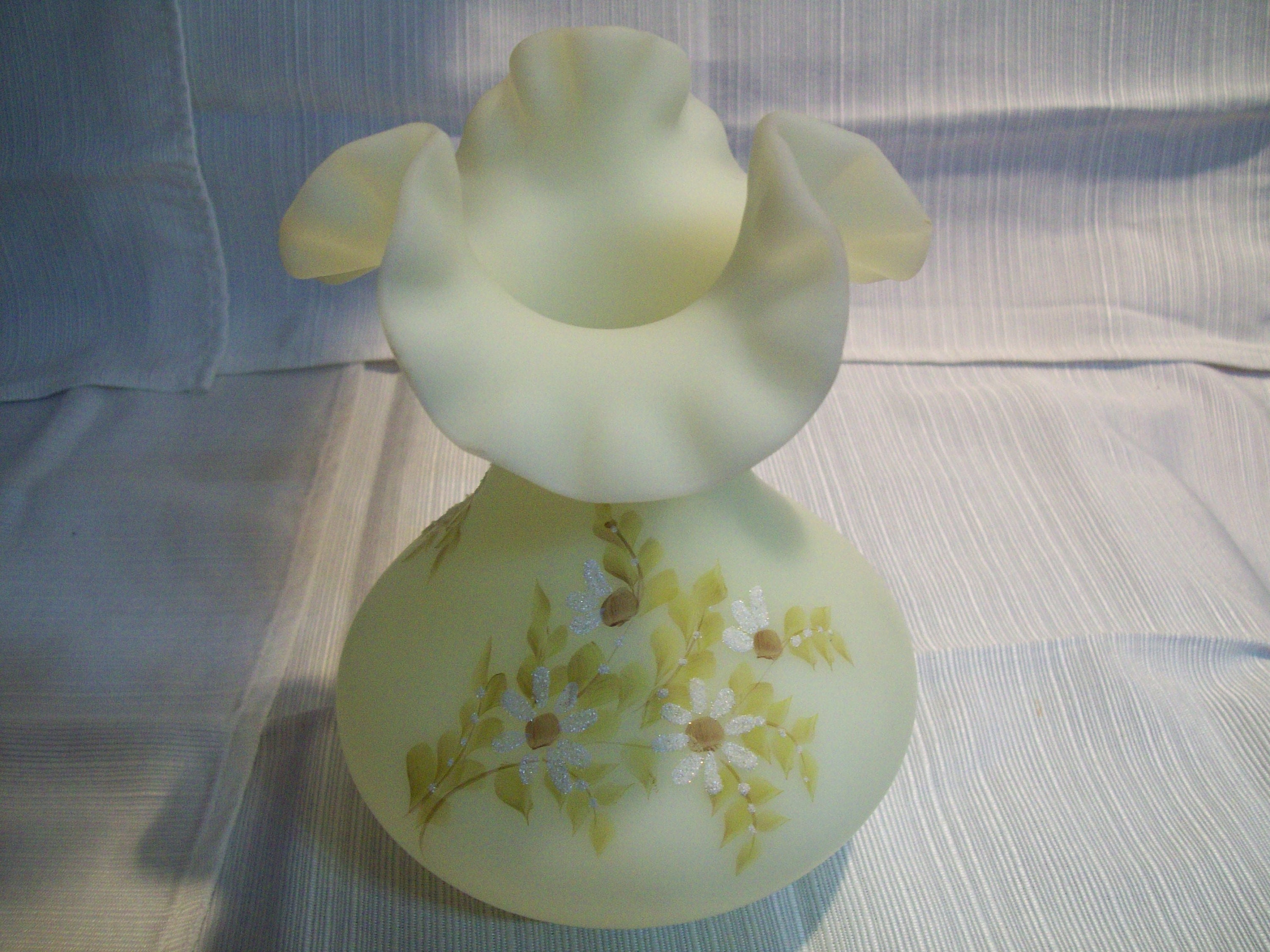 LARGE Fenton Louise Piper Bell 1983 Very Detailed 