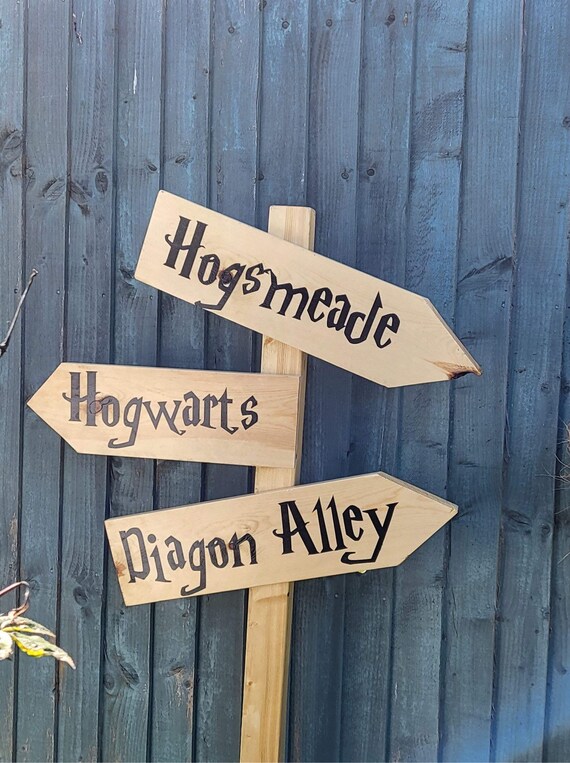 Harry Potter Outdoor Signage Available as Slats Perfect - Etsy UK