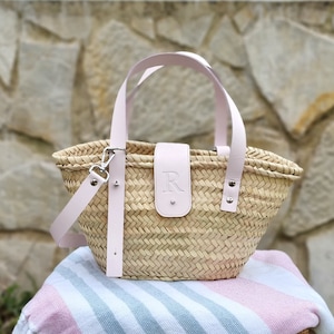 Straw purse personalized with initial, Moroccan basket, Woven straw bag with leather handles, Straw bag with initial, gift for women.