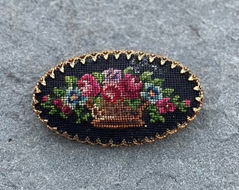 vintage Style victorien Needlepoint Floral Flower Bouquet Ovale Gold Tone Broche