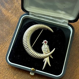 Vintage Unsigned Gold Tone Cresent Moon Clear & Red Rhinestone Jewelled Bird Brooch | Attributed to Joseph Mazer JOMAZ