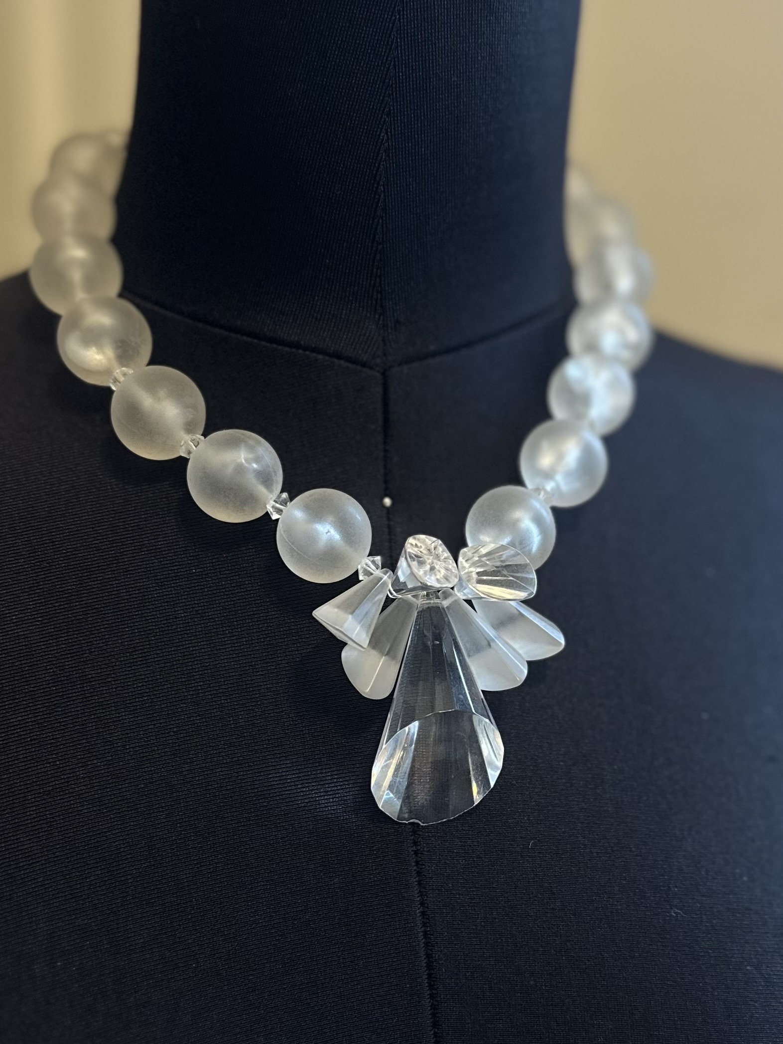 Frosted Chain Rare Vintage 1950s Clear & Frosted Graduated Lucite and Faceted Lucite ...