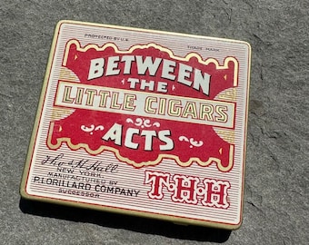 Vintage P. Lorillard THH Company Between the Acts Little Cigars Tobacco Hinged Tin | MINT Condition