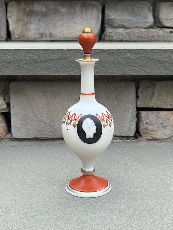 opium darkwear Napoleon ナポレオン白　archive Antique 19th Century Napoleonic Era French Opaline Glass Hand