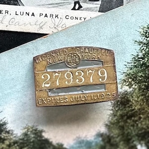 Antique 1920s Licensed Chauffeur Badge ID No. 279379 Pin New York NYC 1925