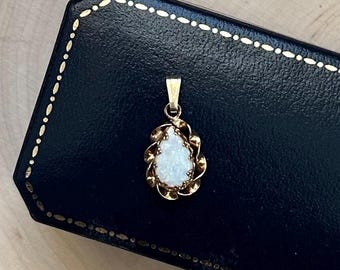 Vintage 14k gult guld & äkta opal cabochon droppformad hänge