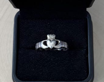 Vintage Irish Hallmarked Sterling Silver Claddagh Ring Twisted Band 9.5 Unisex