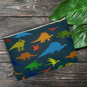Bunte Dinosaurier Accessoire Tasche für einen Spaß Fierce Dino Themen Stil Tolles Geschenk für Kinder Besessen von Dinosaurier Gastgeschenke Dino Federmäppchen