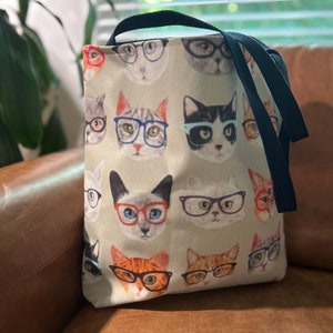 猫プリントバッグ メガネをかけた猫 トートバッグ スマート猫ママ 猫好きへのギフト 女性 猫好き 食料品市場 ショッピング エコフレンドリーバッグ