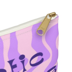 Bolsa de conscientização energética roxa Groovy, bolsa de maquiagem, estojo de lápis, cosméticos, ideia para presentear, retrô, curador de energia, manifesto, boas vibrações imagem 5