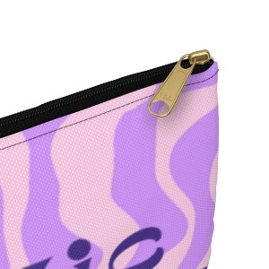 Bolsa de conscientização energética roxa Groovy, bolsa de maquiagem, estojo de lápis, cosméticos, ideia para presentear, retrô, curador de energia, manifesto, boas vibrações imagem 8