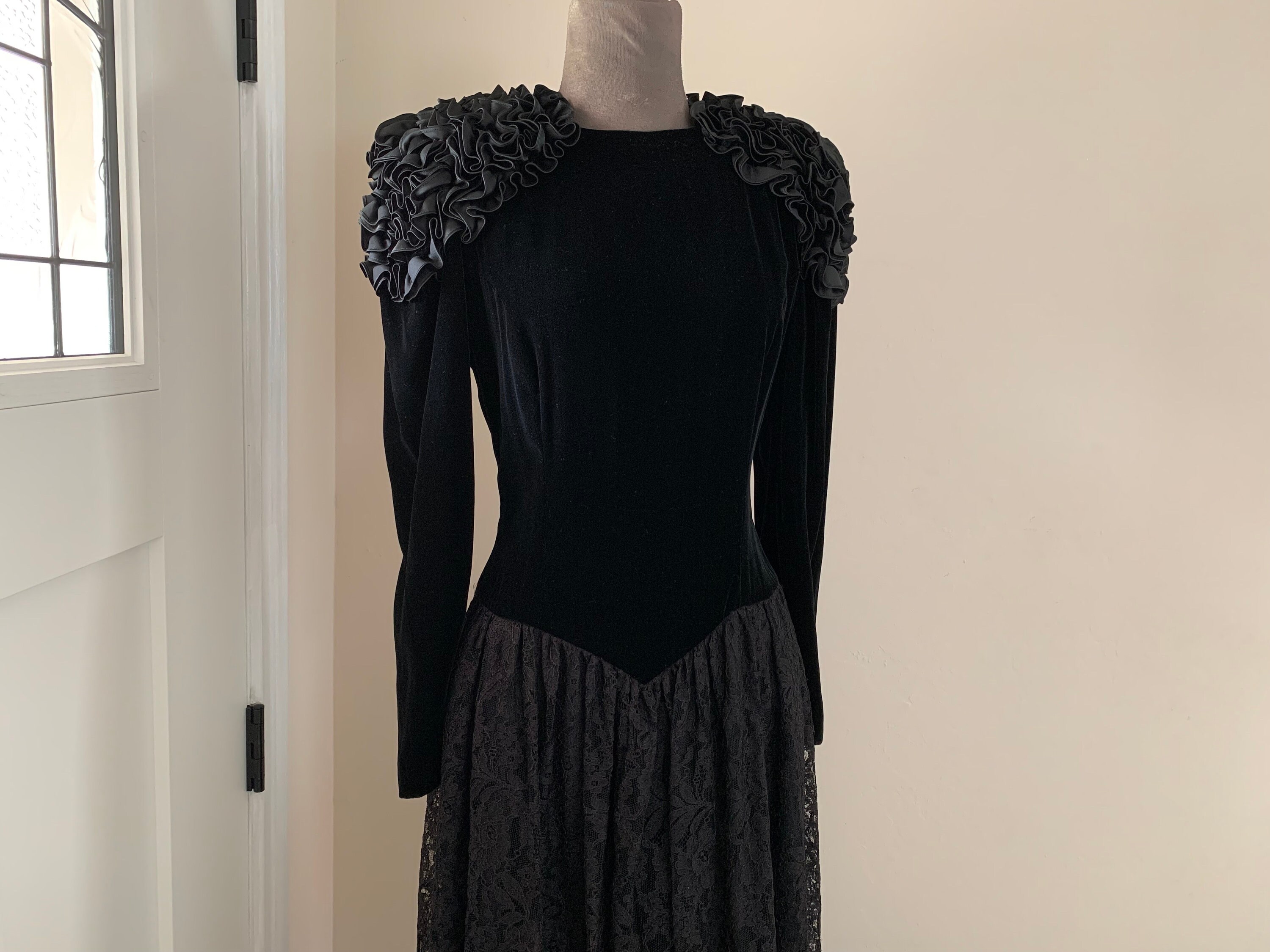 jessica mcclintock black velvet dress Vintage 90s main image 0