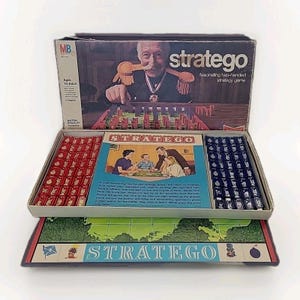 1977 Stratego Board Game by Milton Bradley Complete! but no Instructions