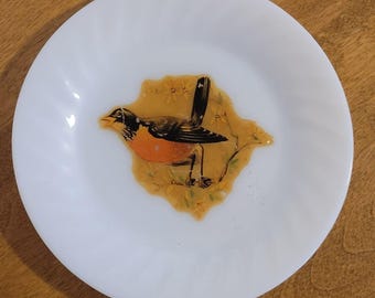 Vintage Fire King Robin Bird Plate Milk Glass Anchor Hocking 7.75”