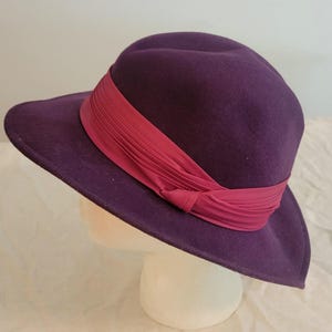 Vintage 1950s Womens Doeskin Bollman Hat Co. Felt Purple Fedora