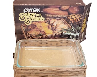Vintage Pyrex Baker in a Basket 2330 3 Qt Glass Utility Dish with Woven Basket
