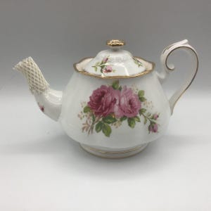 Vintage Royal Albert  American Beauty Teapot, English Bone China 5 Cup Teapot, Romantic Pink Cabbage Roses, New Never Used.