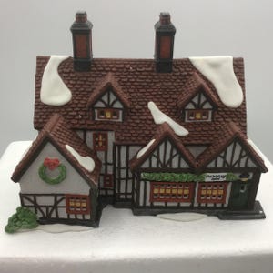 Department 56 Ashbury Inn Dicken&#39;s Village Series. Heritage Village Collection  Department 56 RETIRED Building for Christmas Village