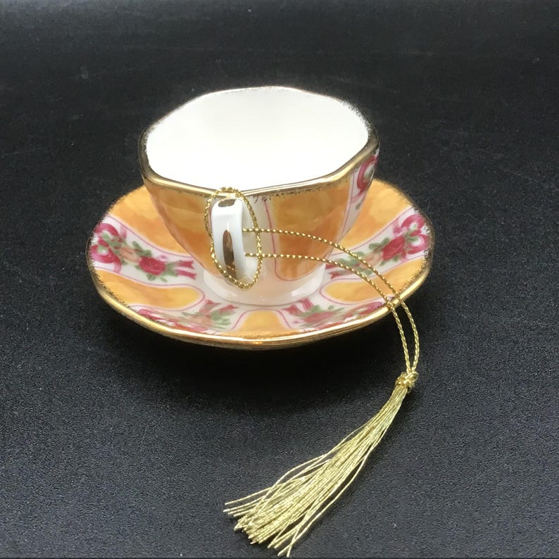 Royal Albert Old Country Roses, Ruby Celebration Yellow Rosebud