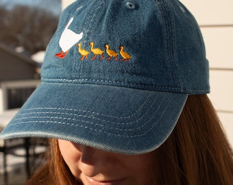 Personalized Embroidered Denim Goose Cap for Mothers, Number of Children, Cottagecore Mom Hat, Adjustable, Cute Mother’s Day Gift, Present