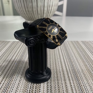 Vintage 80-90s Regent black leather band ladies watch, True Vintage watch.