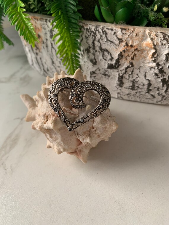 Vintage Rhinestones Heart Shaped Pin/Brooch, Cute… - image 1