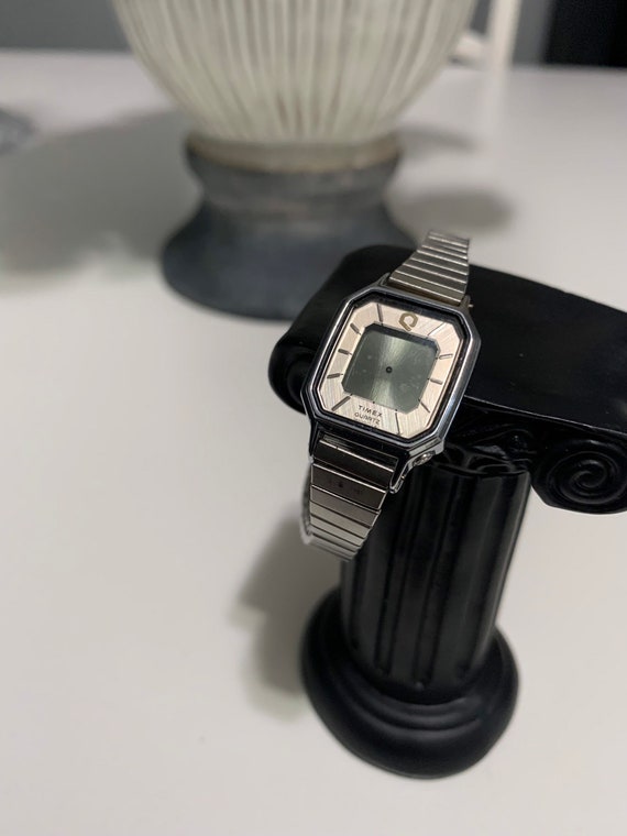 Vintage 90s Timex Quartz Digital ladies watch, silver… Gem