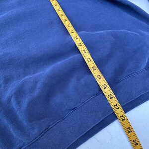 1999-2000-talet Vintage Nike Small Swoosh broderad logotyp blå tröja storlek XL tillverkad i USA, Klassisk Vintage, Urban Outfitters, Streetwear. bild 7