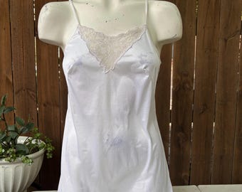 Halka damska Vintage z lat 90. w kolorze off-white, rozmiar S/M, model True Vintage, bielizna damska, Cottagecore.