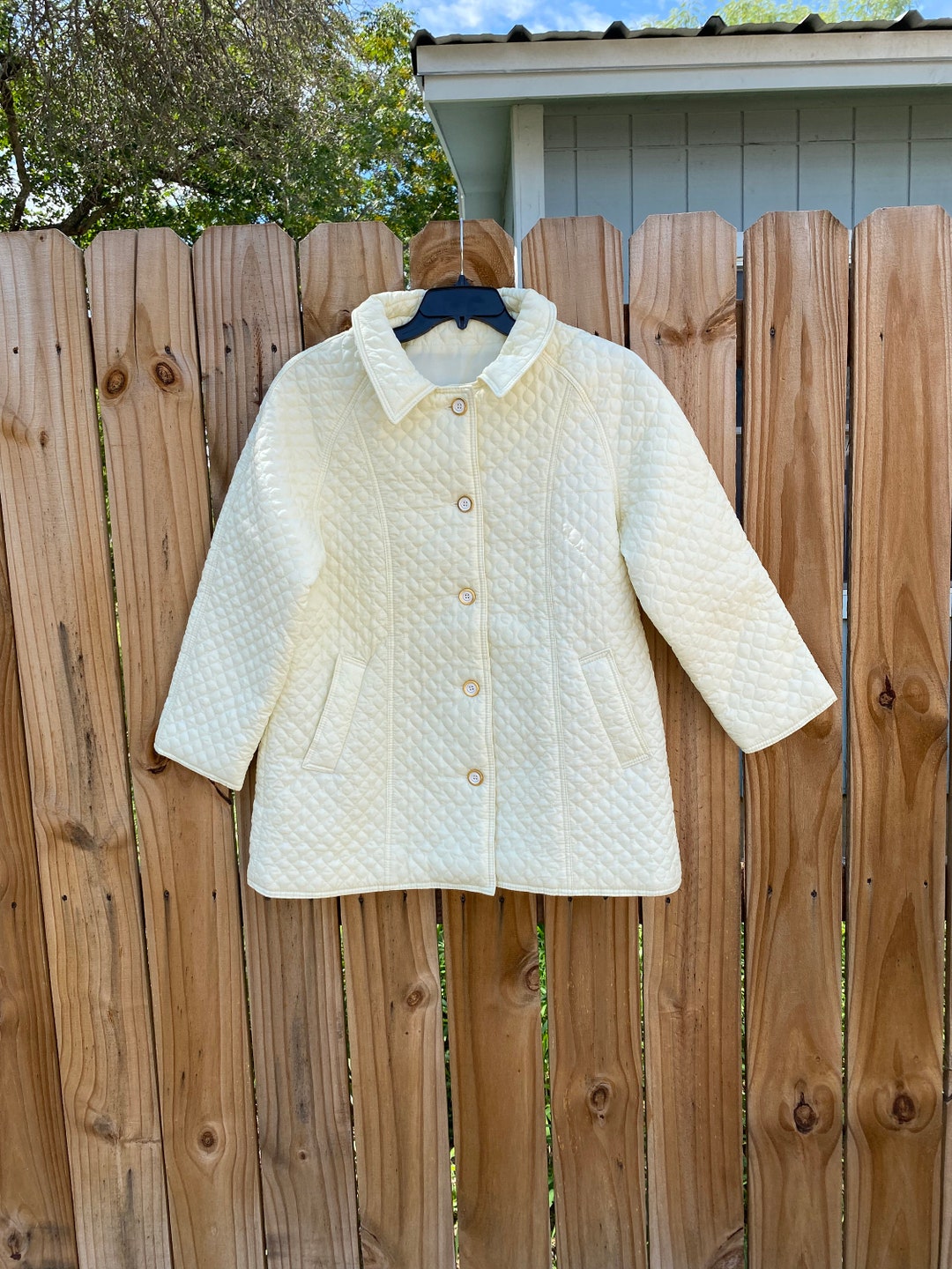 Vintage 70's Beige Quilted Coat Size A6 Made in Taiwan