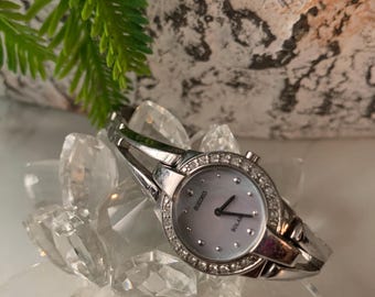 Vintage Seiko Solar Diamonds silver tone ladies watch, Seiko Water resistant stainless steel Movement Japan.