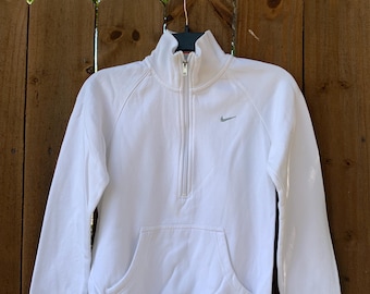 Y2K Vintage Nike Small Swoosh embroidered logo white half zip ladies sweatshirt size Small, Vintage, 2000s, Streetwear, Urban Outfitters.