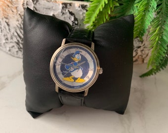 90s Vintage Timex Donald Duck ladies watch, Vintage Leather band watch, True Vintage watch.