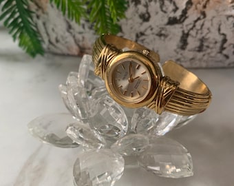 GUCCI アンティーク、レディース腕時計　ゴールド GUCCI（腕時計 ・ ゴールド/金色系）のフリマアイテム一覧