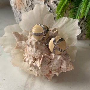90’s Vintage Monet Cream/Silver tone clip-on earrings, Vintage Ladies earrings.