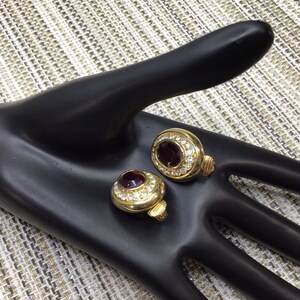 Vintage 80-90s Clip-on earrings.