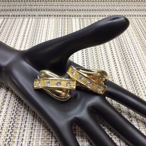 Vintage 90s Clip-on earrings gold tone.