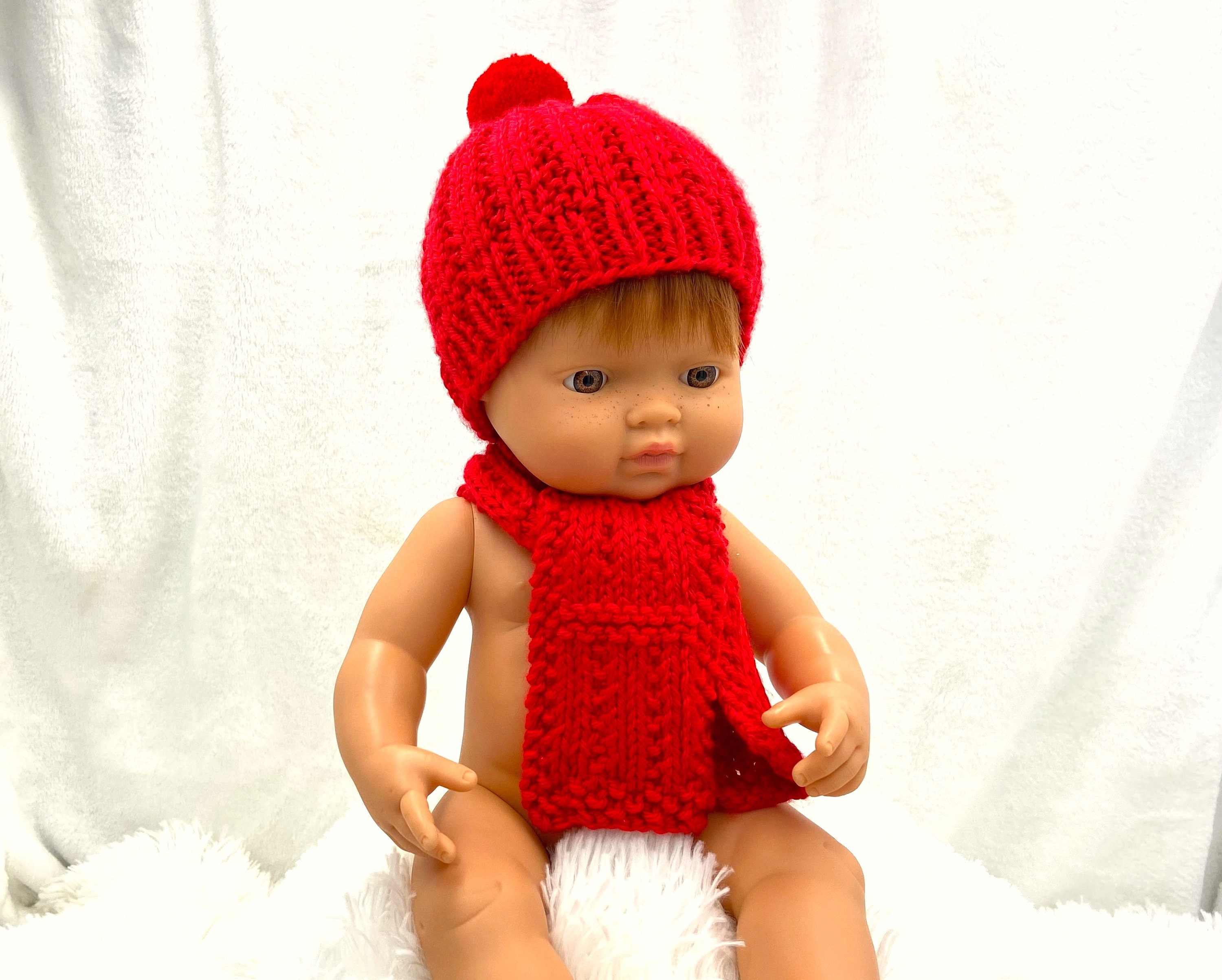 Ensemble bonnet et écharpe en tricot de poupée rouge cerise vif