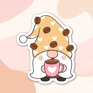 Sticker gnome pause-café — Gnome mignon profitant d'une pause-café, autocollant imperméable pour ordinateur portable, tasse, agenda
