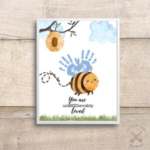 Carte d'abeille empreinte de main modifiable/empreintes de main de bébé/cadeau bricolage d'un enfant