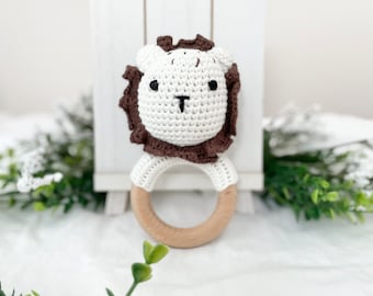 Crochet & Wooden Rattle Lion Rattle and Teether Toy 100% Handmade Crochet, Non-Toxic Beechwood, Amigurumi Baby Gift, Wooden Rattle, Skwish
