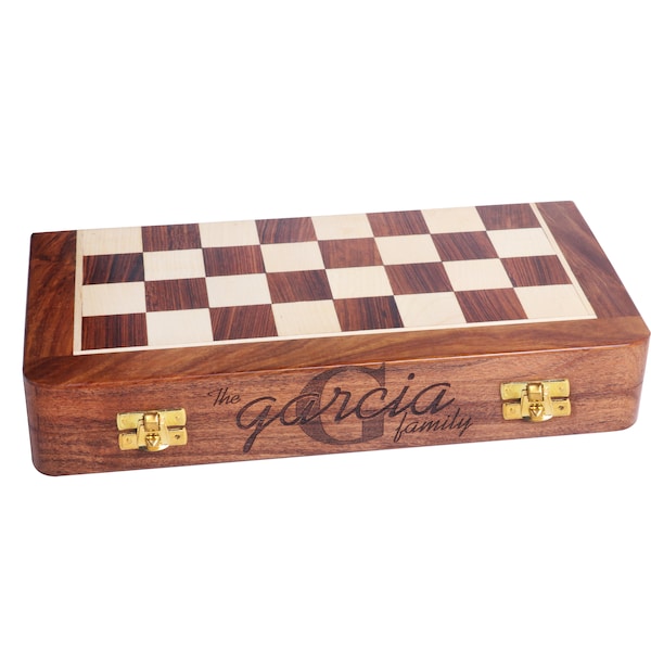 PERSONALISIERTE Hölzerne magnetische Reise faltende Brett-Set mit extra Königin 7 "bis 18" Schachbrett, Weihnachtsgeschenk, Geburtstagsgeschenk für Kinder